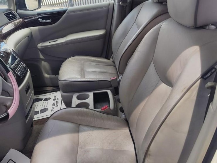 2013-nissan-quest-image-6