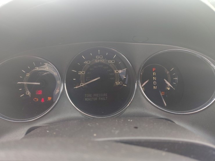 2010-lincoln-mkz-runs/moves-base-image-8