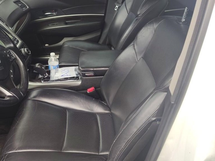 2016-acura-rlx-runs/moves-w/tech-image-6