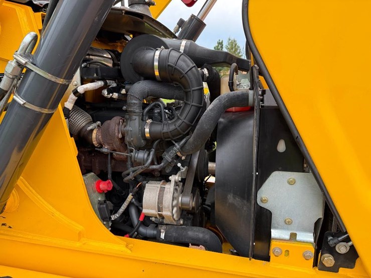 new-holland-b75d-image-40