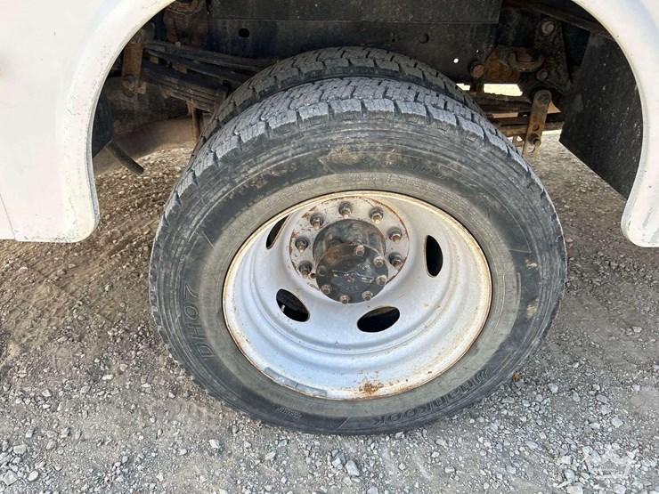 2021-ford-f450-image-35