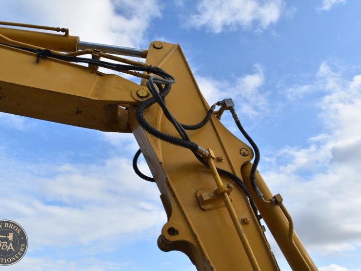 2010-komatsu-pc88mr-8-image-19