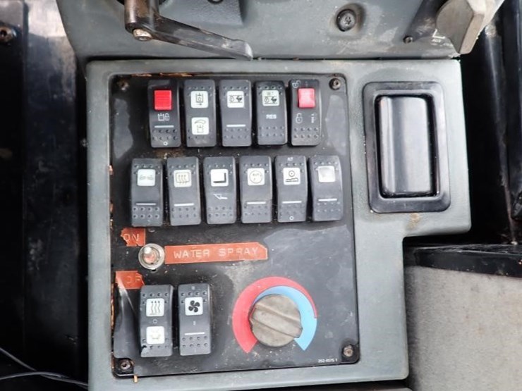 2011-caterpillar-930h-image-20