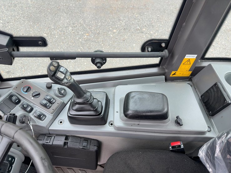 2021-volvo-l20h-image-22