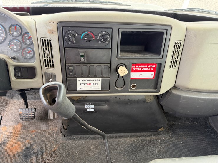 2012-international-durastar-4300-image-10