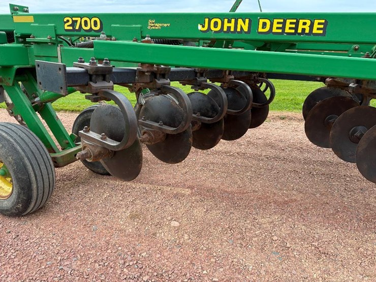 john-deere-2700-image-20
