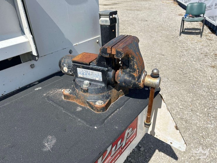 2021-ford-f450-image-27