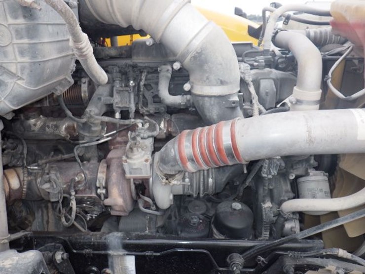 2019-peterbilt-579-image-30