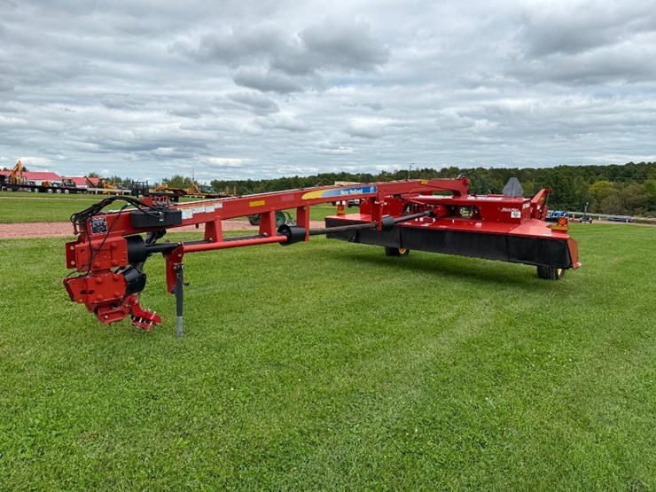 2013-new-holland-h7460-image-1