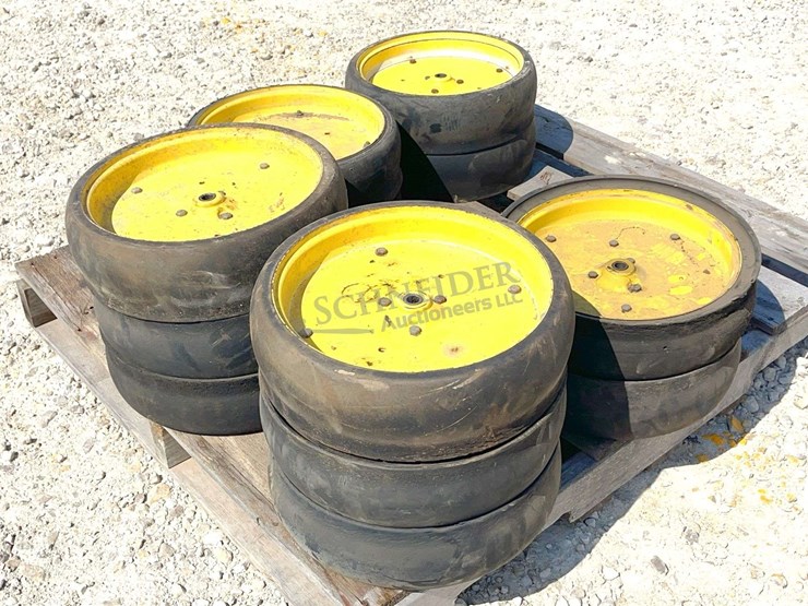 john-deere-1790-image-2