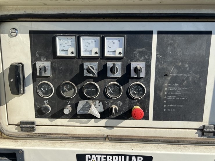 2011-caterpillar-xq30-image-10