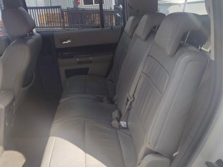 2011-ford-flex-image-5