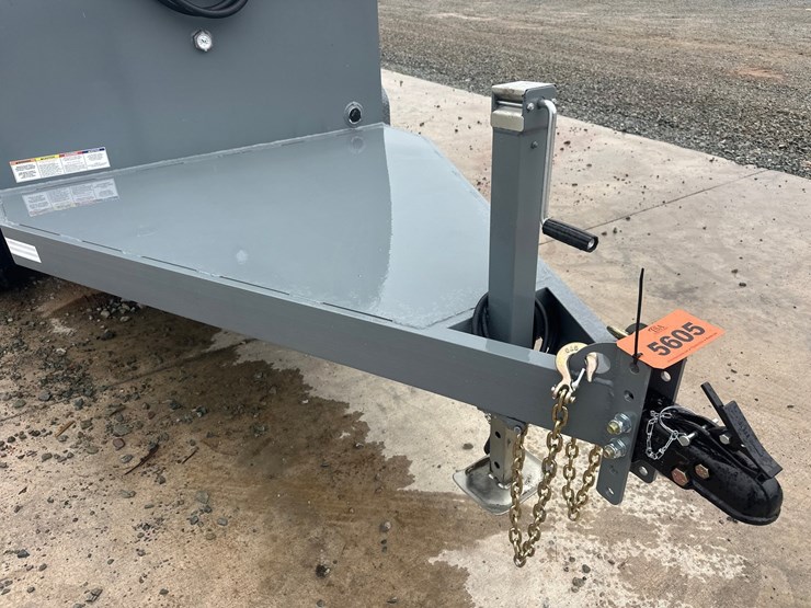 #5605-•-unused-x-star-750-gallon-fuel-trailer-image-10