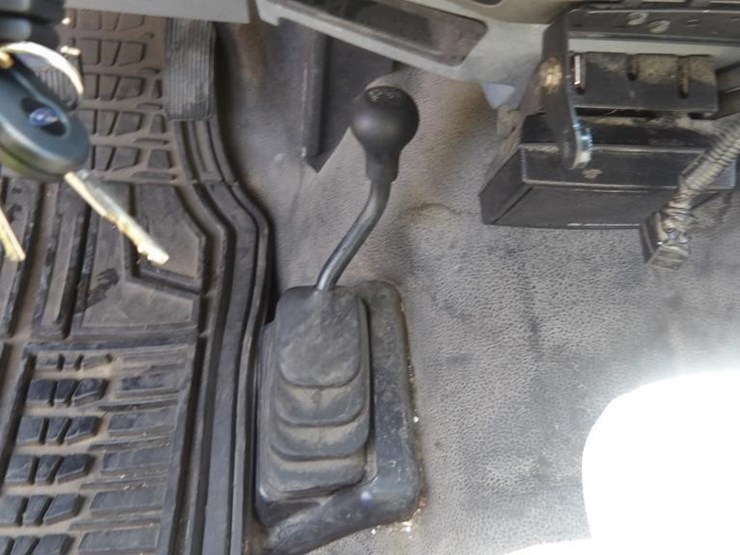 2011-ford-f550-image-25