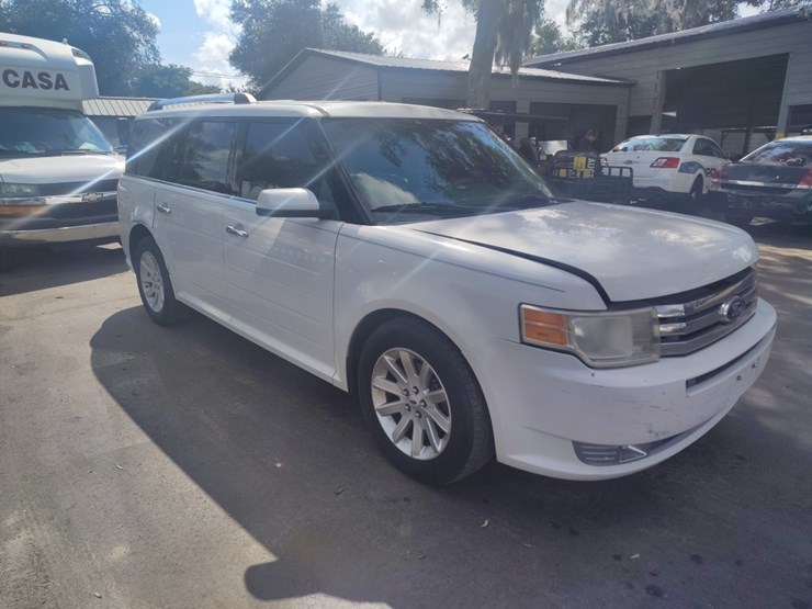 2011-ford-flex-image-1