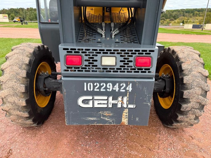 2017-gehl-rs8-42-image-32