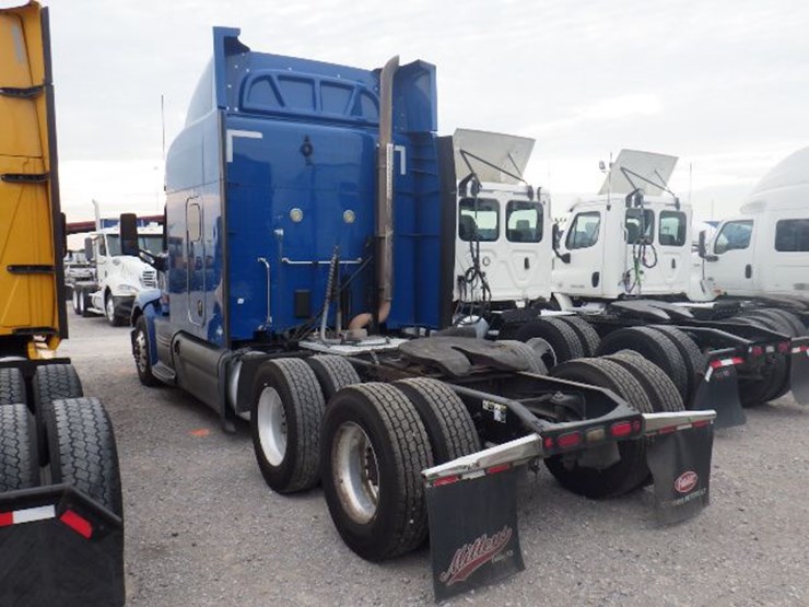 2019-peterbilt-579-image-15