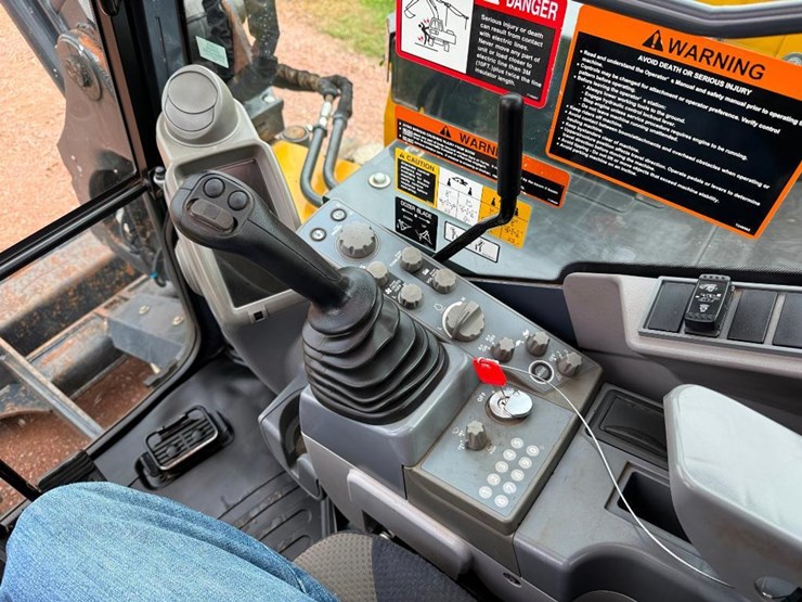 deere-85g-image-49