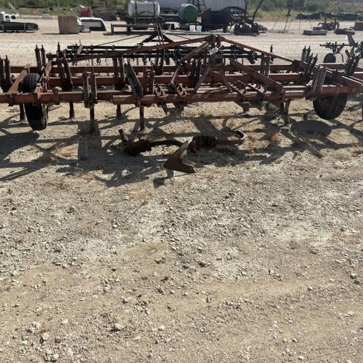 L2 - 3pt Oliver Chisel Plow