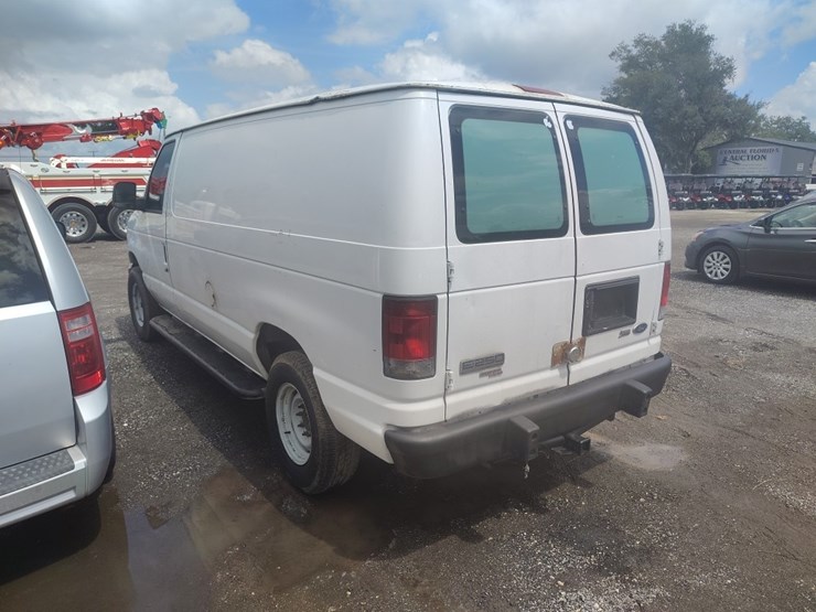 2013-ford-e-series-runs/moves-e-250-image-3