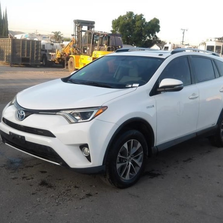 2016 TOYOTA RAV4