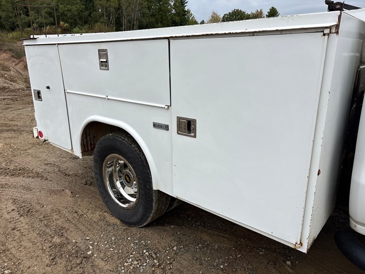 2016-chevrolet-3500-image-54