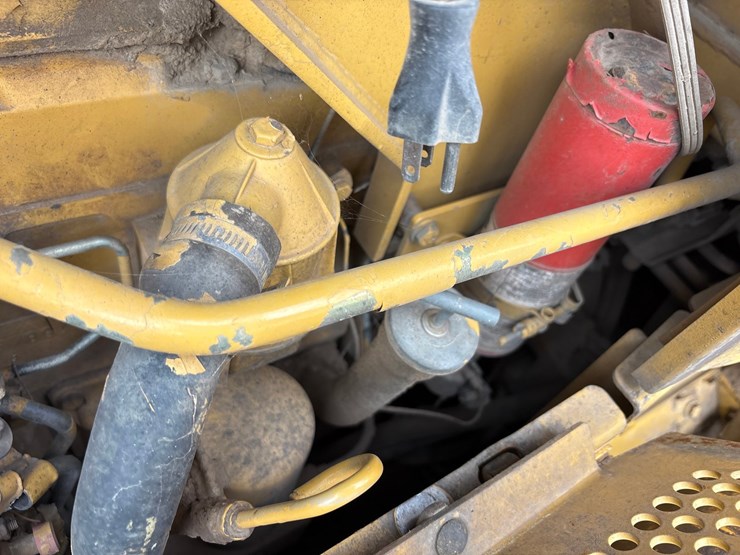 caterpillar-d5m-lgp-image-39
