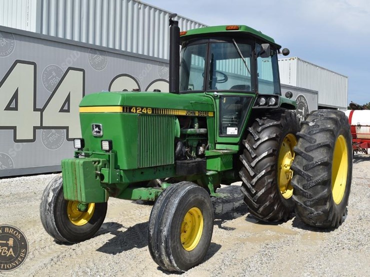 john-deere-4240-image-1