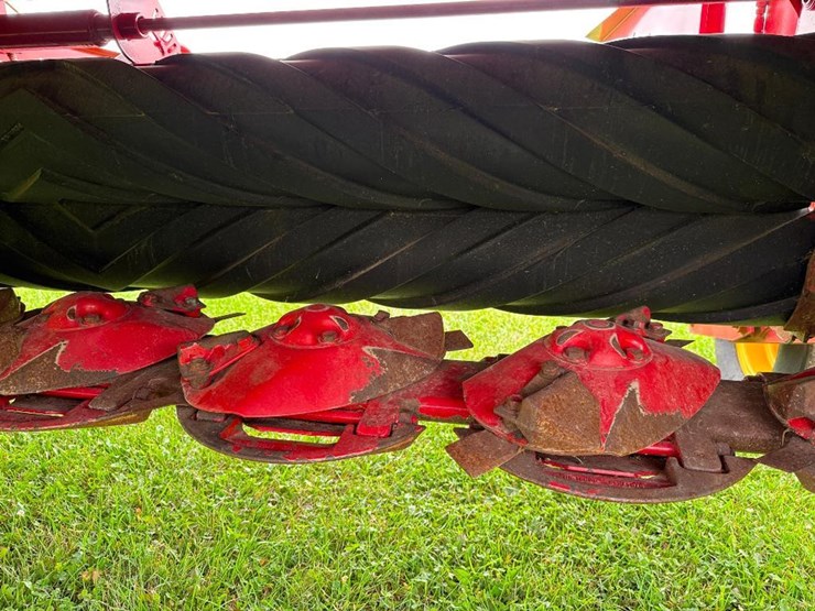 2013-new-holland-h7460-image-31