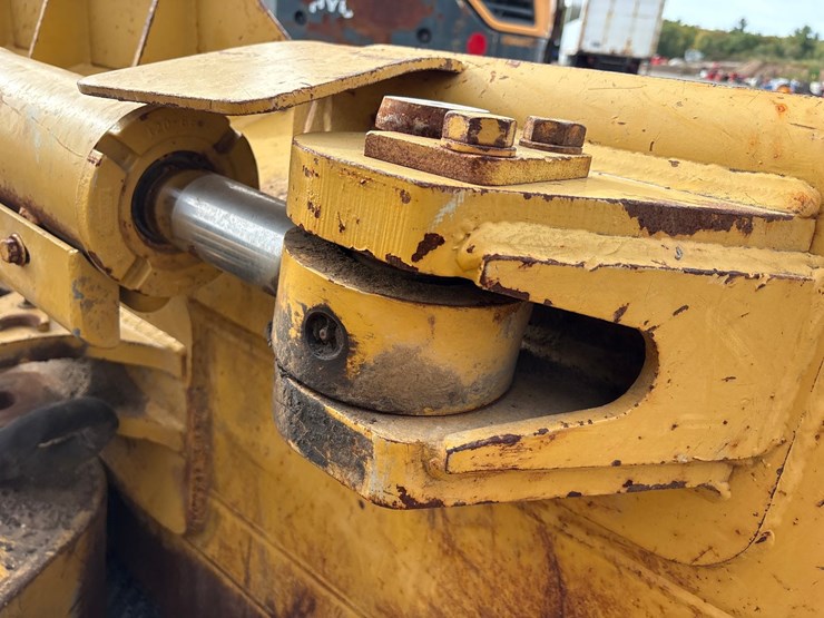 caterpillar-d5m-lgp-image-22