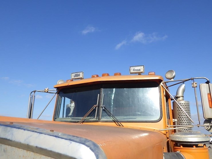 1985-kenworth-w900-image-11