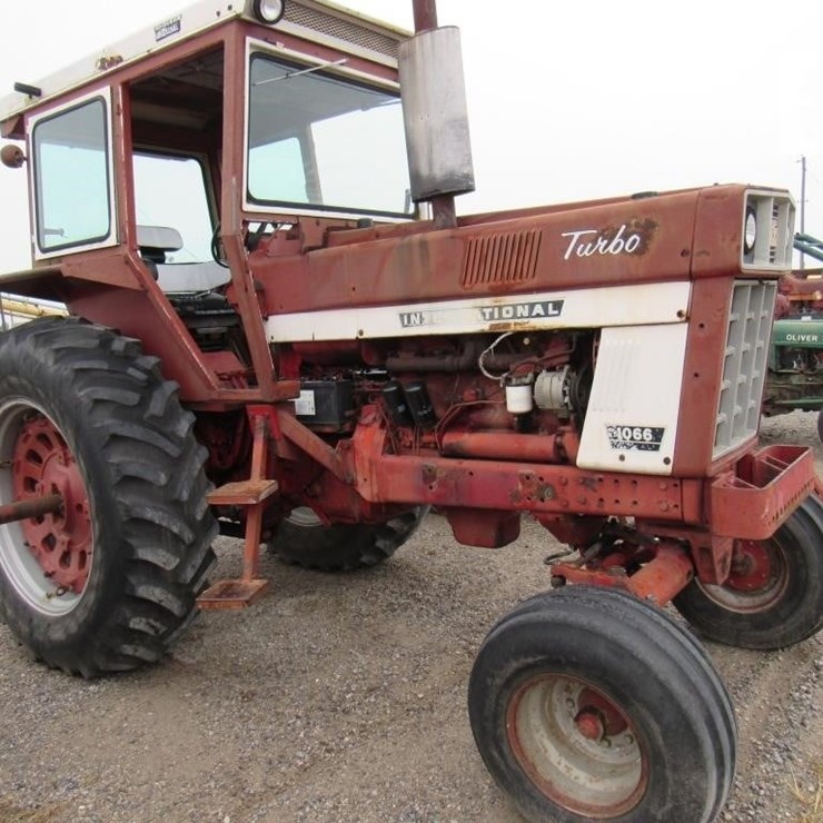 1973 INTERNATIONAL 1066