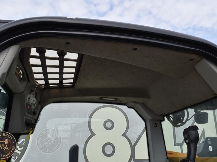 2016-jcb-300t-image-50