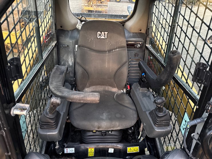caterpillar-236d3-image-12