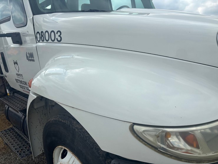2002-international-durastar-4300-image-20