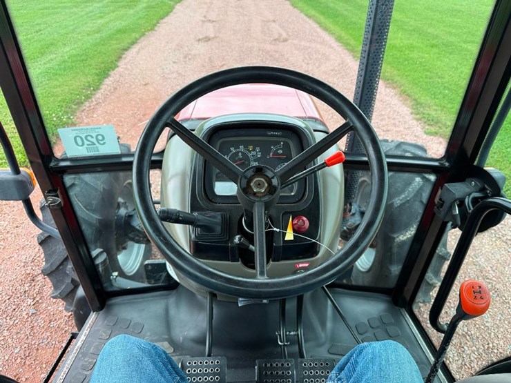 case-ih-farmall-95-image-41