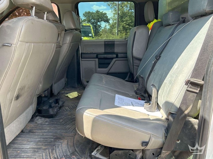 2021-ford-f450-image-22