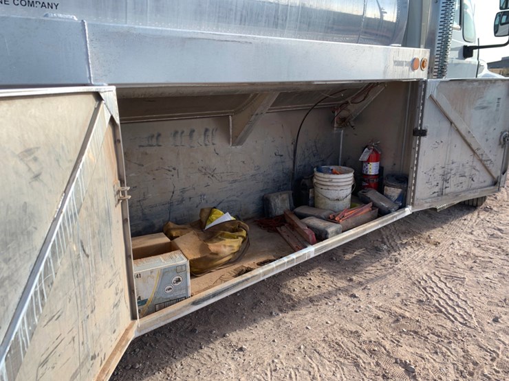 2009-international-durastar-4300-image-6
