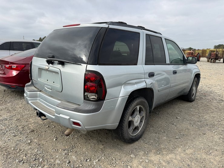 2007-chevrolet-trailblazer-image-3