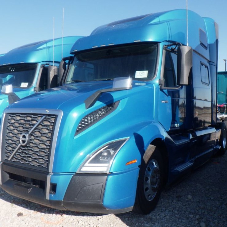 2019 VOLVO VNL860