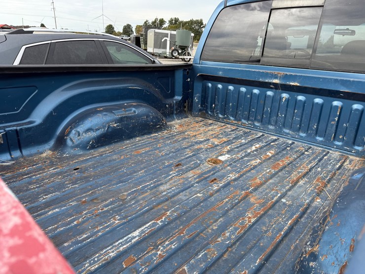 2006-dodge-3500-image-15