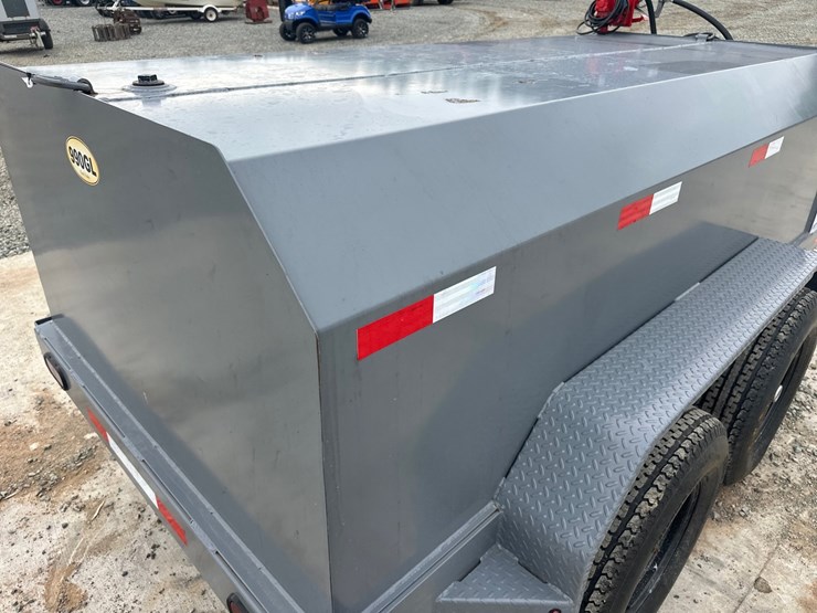 #5598-•-unused-x-star-990-gallon-fuel-trailer-image-15