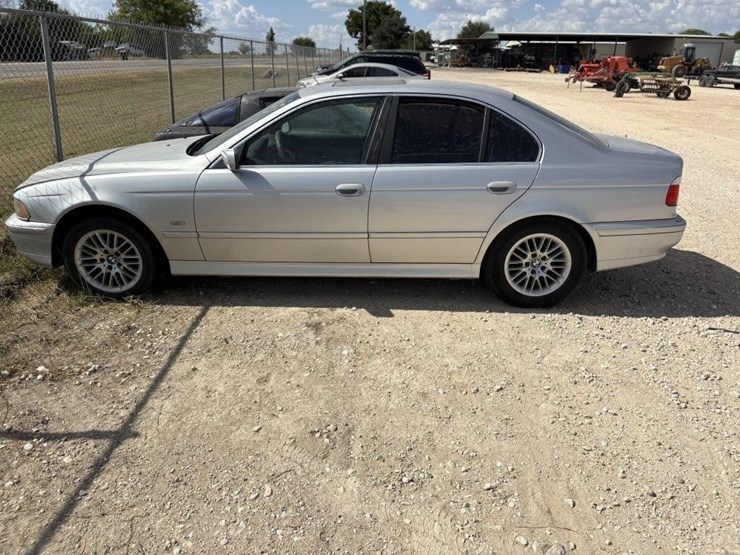 l1---2001-bmw-530i-image-1