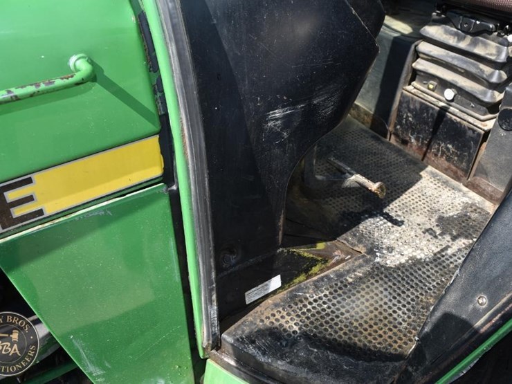 john-deere-4240-image-31