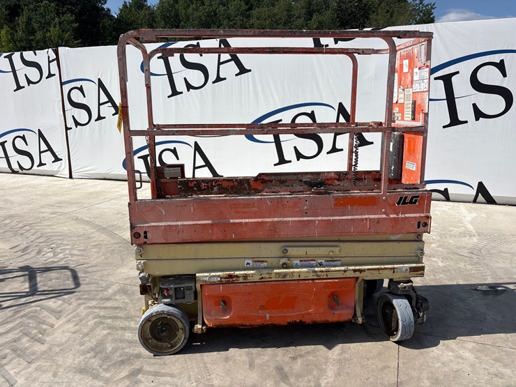 2017-jlg-1930es-image-2