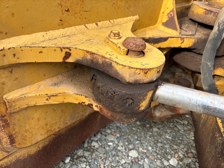 caterpillar-d5m-lgp-image-26