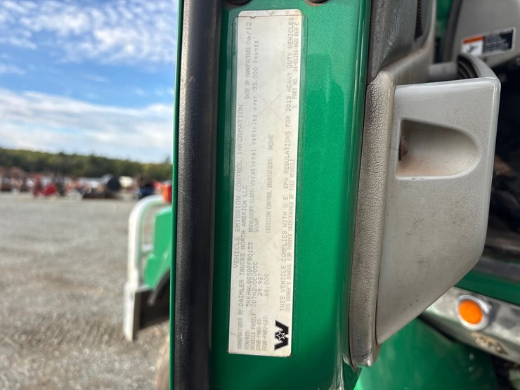 2013-western-star-4900sb-image-108