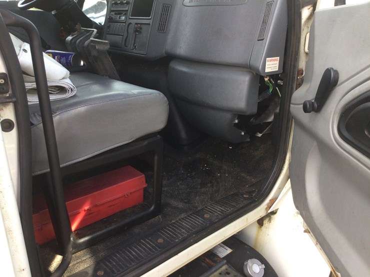 2007-international-durastar-4300-image-25