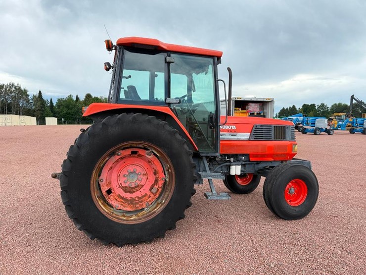 kubota-m120-image-4