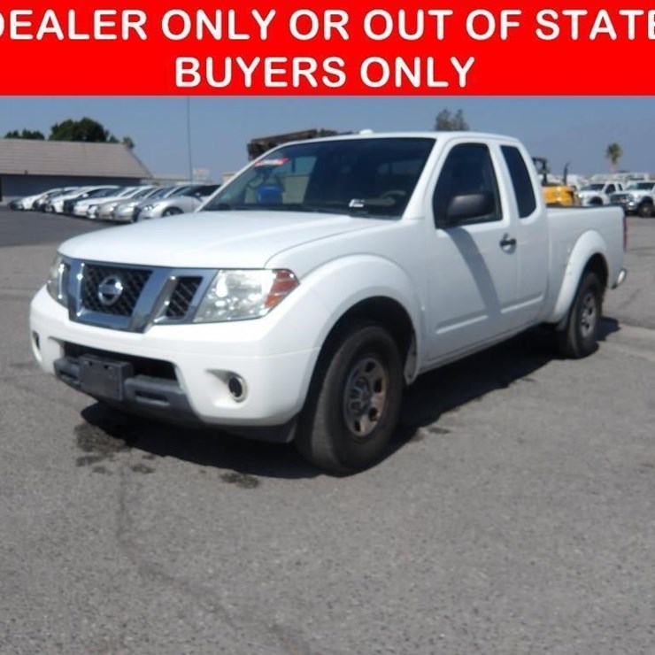 2016 NISSAN FRONTIER SV